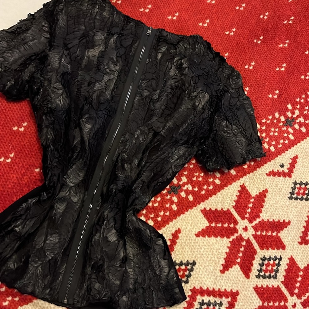 Chic black faux animal fabric 🖤